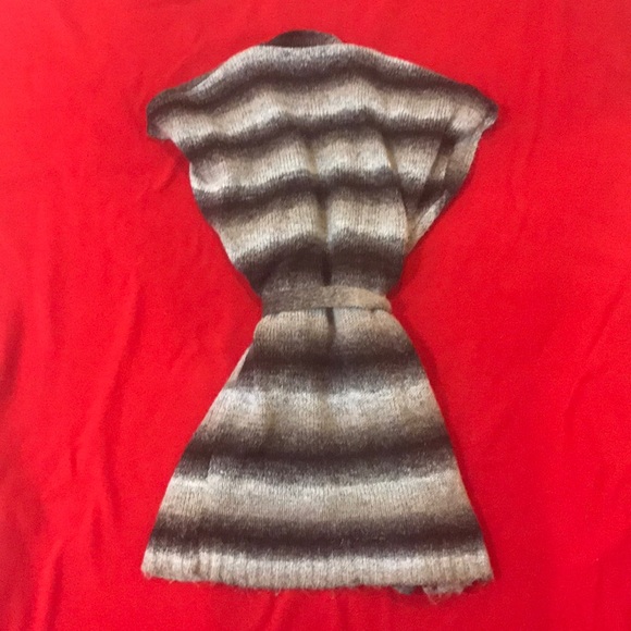 Romeo & Juliet couture vest - Picture 2 of 8